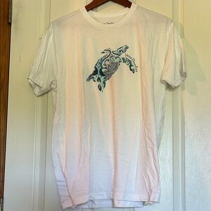 Vera Bradley White and Blue Graphic Women’s Tee